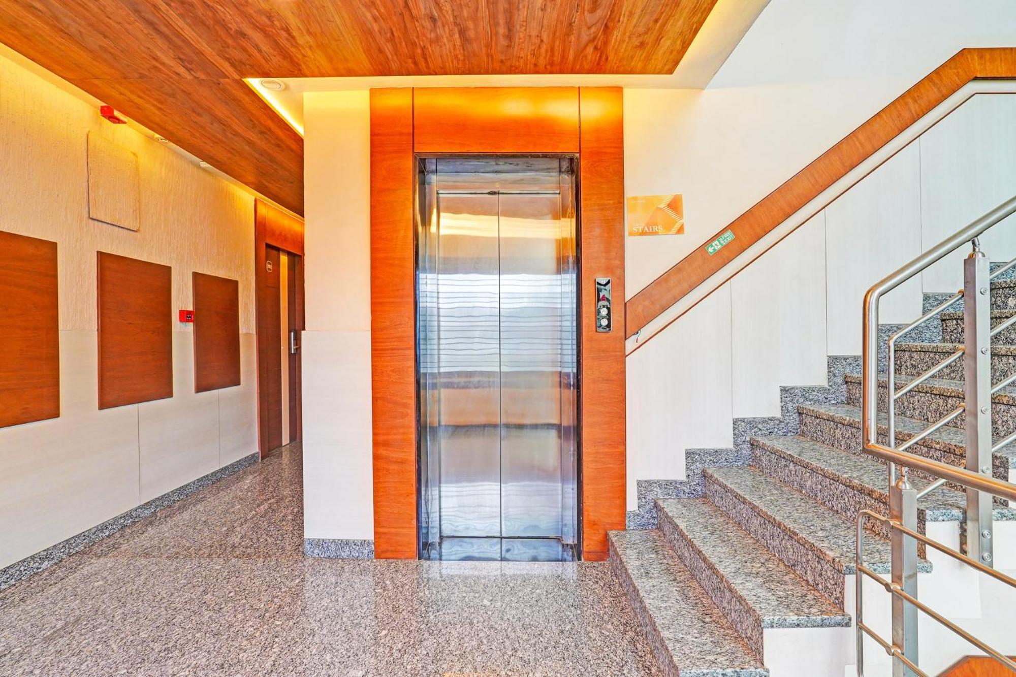 Super Townhouse Indiranagar Hotel Bangalore Eksteriør billede