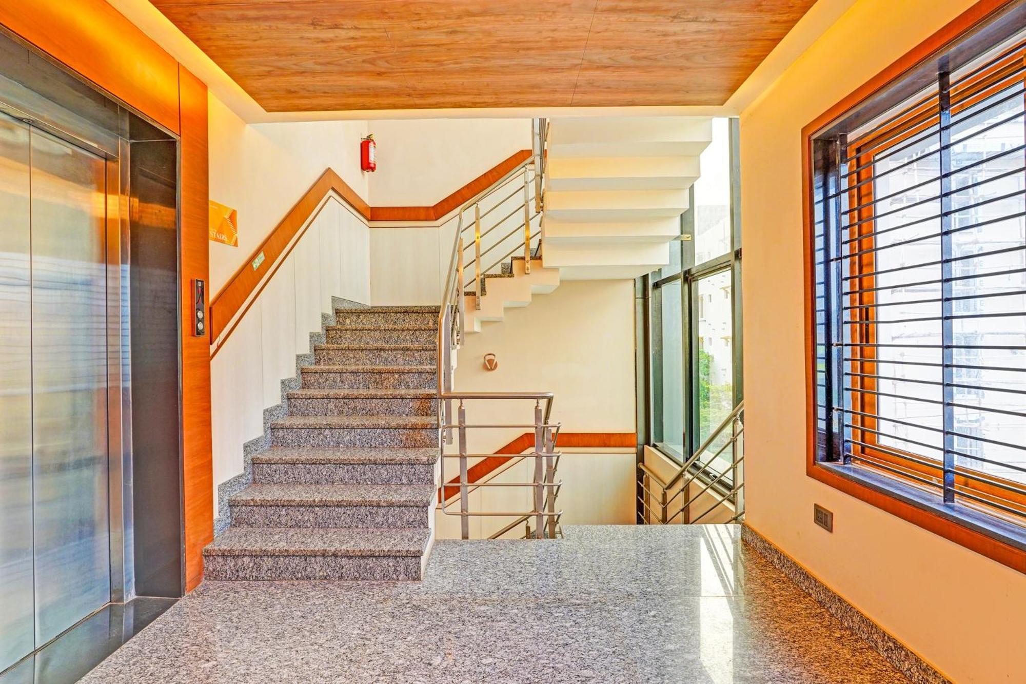Super Townhouse Indiranagar Hotel Bangalore Eksteriør billede